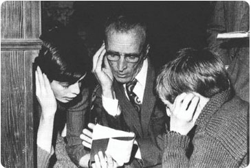 Jean-François and Alain as young boys
with their father Ghjuliu; photo published with the kind permission of I Muvrini
